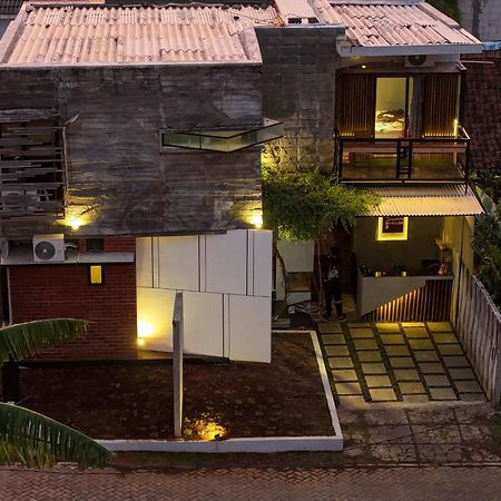 Happy House Bnb Bromo Backpacker Проболинго Экстерьер фото