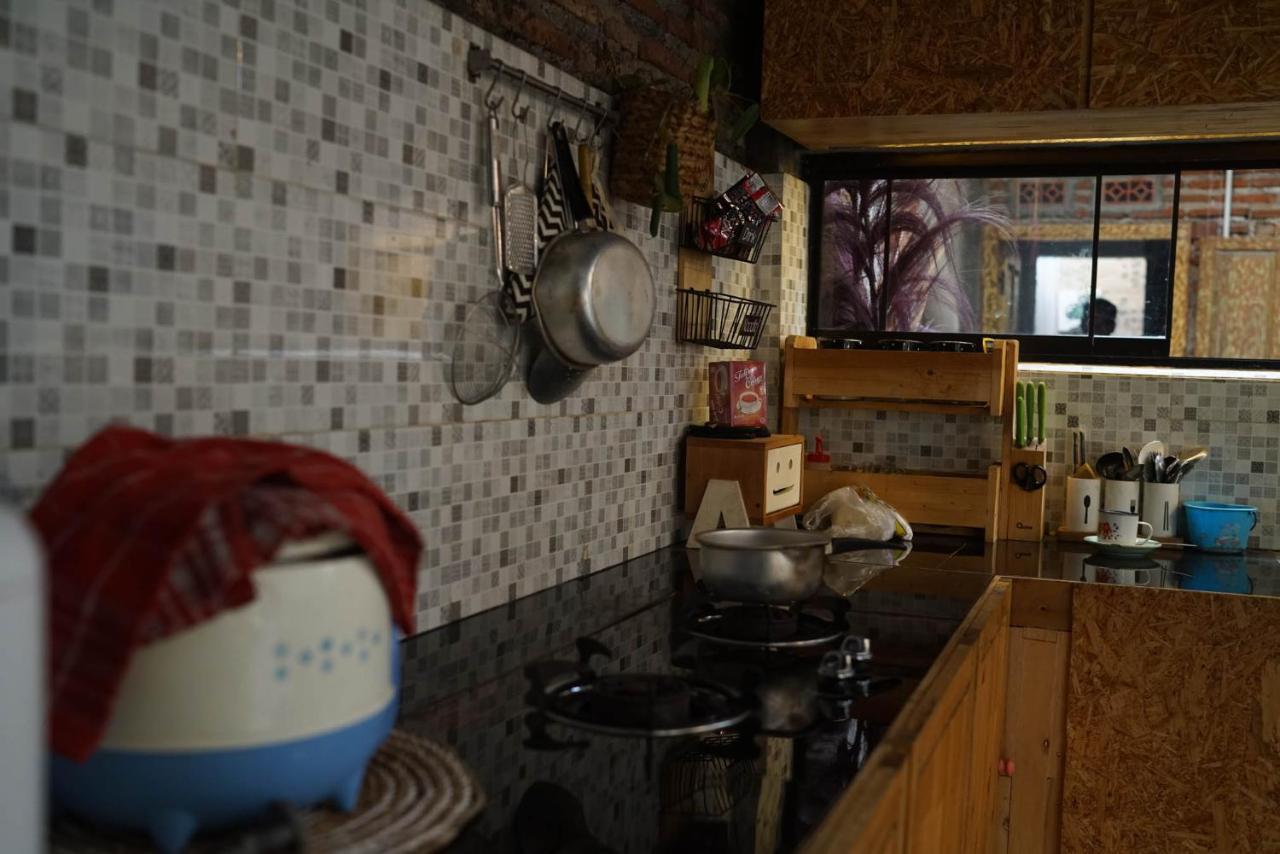 Happy House Bnb Bromo Backpacker Проболинго Экстерьер фото
