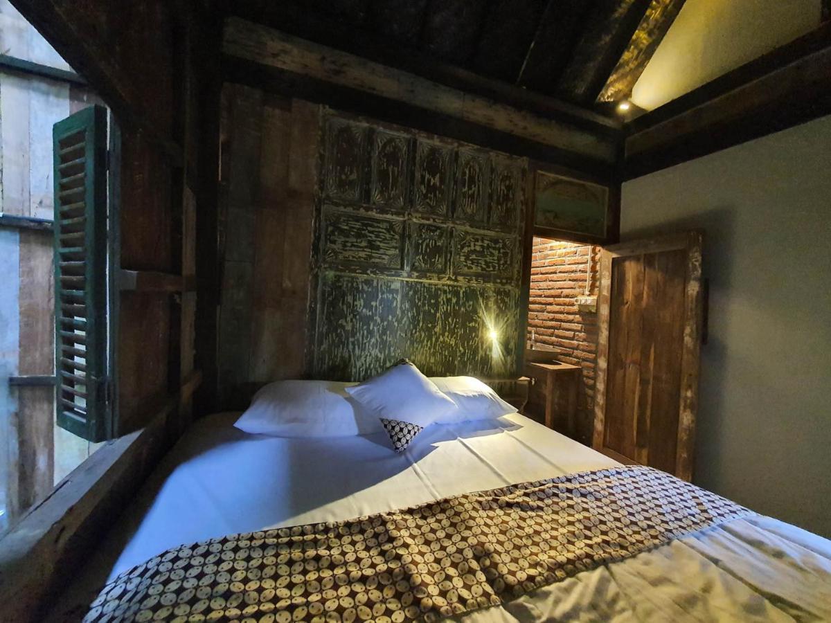 Happy House Bnb Bromo Backpacker Проболинго Экстерьер фото
