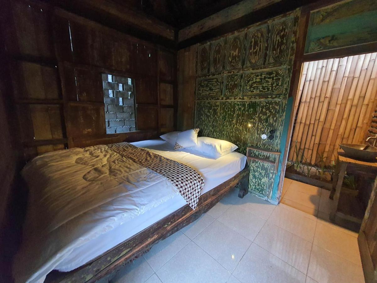 Happy House Bnb Bromo Backpacker Проболинго Экстерьер фото