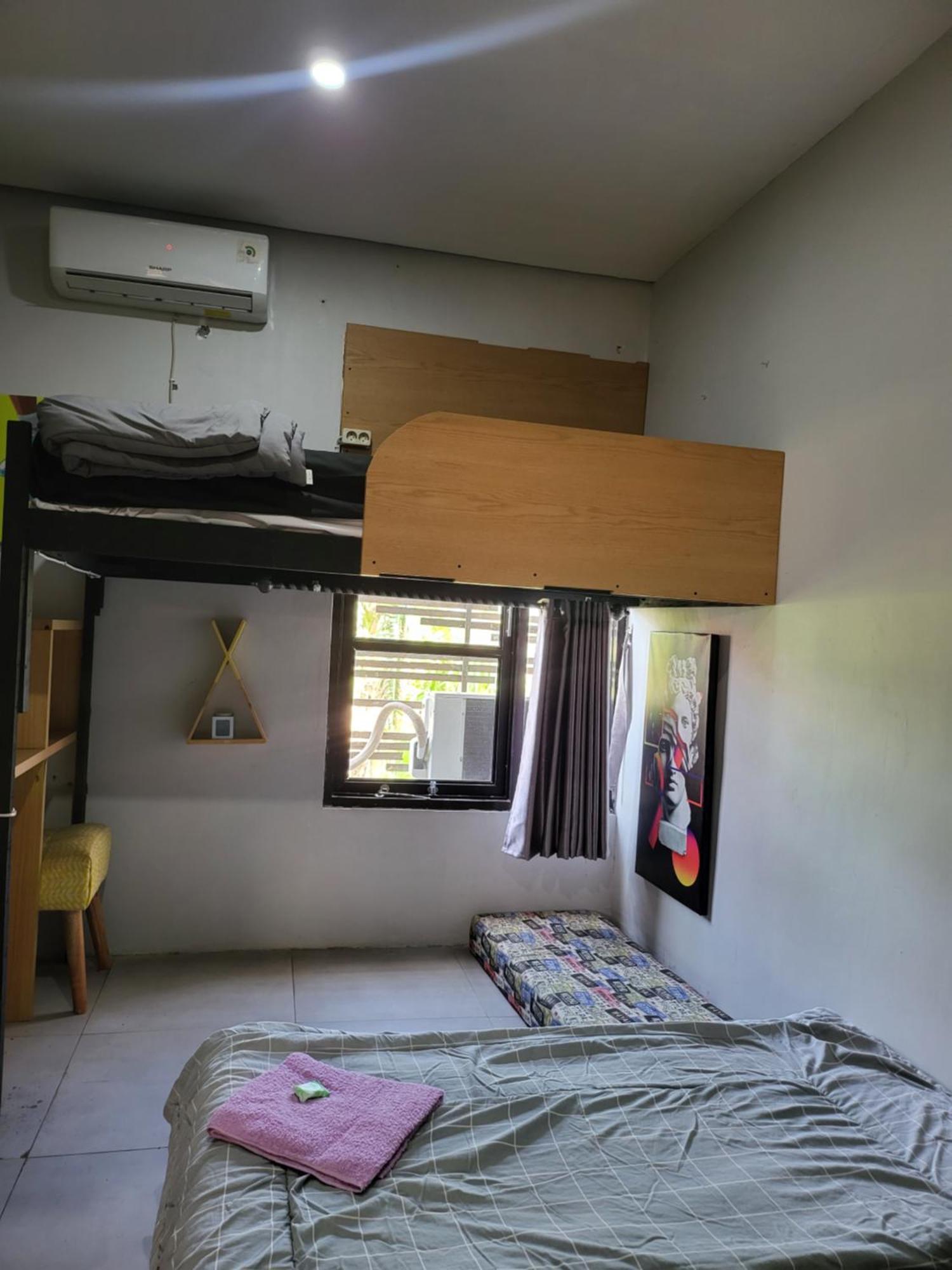 Happy House Bnb Bromo Backpacker Проболинго Экстерьер фото